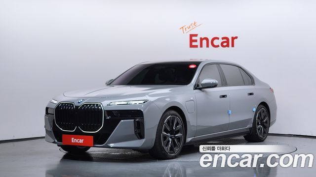 BMW 7 Series (G70) 750e xDrive M Sport 2025 — фото 1