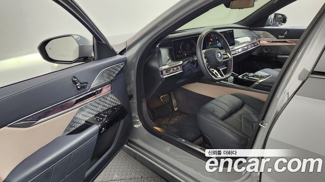 BMW 7 Series (G70) 750e xDrive M Sport 2025 — фото 10