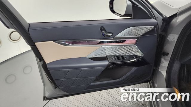 BMW 7 Series (G70) 750e xDrive M Sport 2025 — фото 24