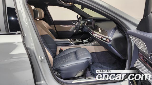 BMW 7 Series (G70) 750e xDrive M Sport 2025 — фото 26