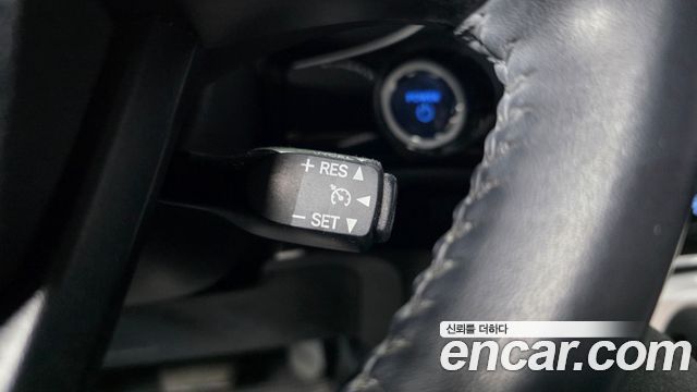 Toyota Prius (IV) 1.8 E 2018 — фото 19