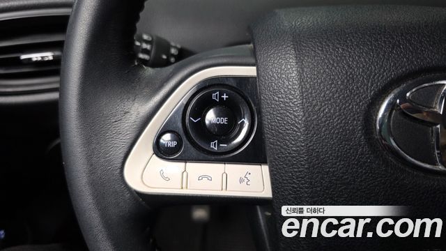 Toyota Prius (IV) 1.8 E 2018 — фото 28