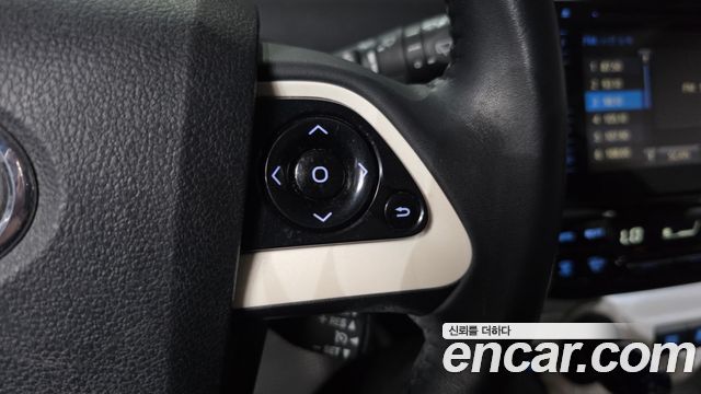 Toyota Prius (IV) 1.8 E 2018 — фото 32