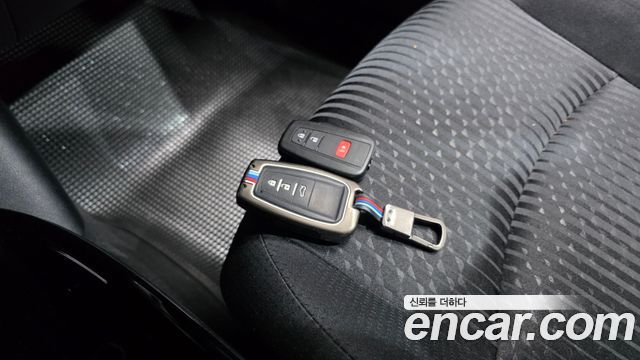 Toyota Prius (IV) 1.8 E 2018 — фото 35