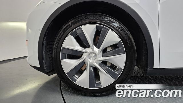 Tesla Model Y Long Range AWD 2021 — фото 5