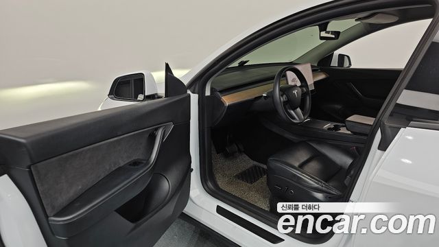 Tesla Model Y Long Range AWD 2021 — фото 10