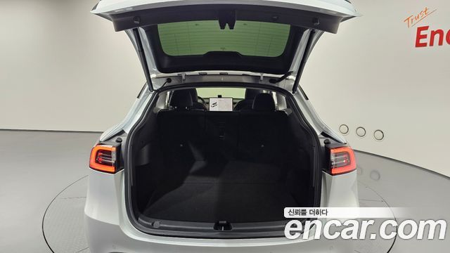 Tesla Model Y Long Range AWD 2021 — фото 17
