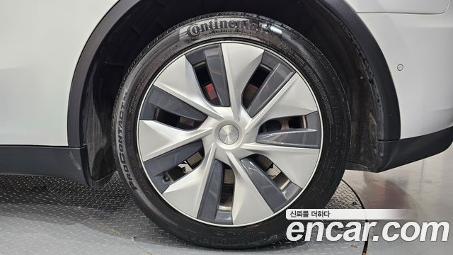 Tesla Model Y Long Range AWD 2021 — фото 21