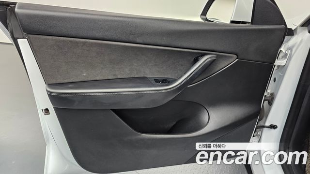 Tesla Model Y Long Range AWD 2021 — фото 24