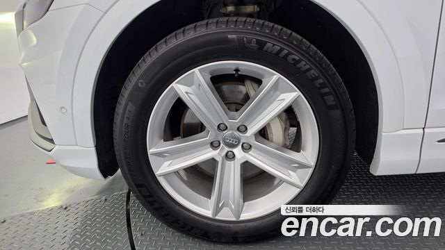 Audi Q8 (4M) 45 TDI Quattro Premium 2020 — фото 5