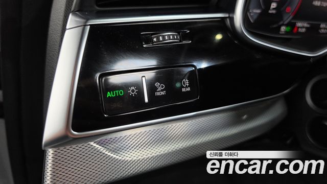 Audi Q8 (4M) 45 TDI Quattro Premium 2020 — фото 13