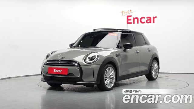MINI Cooper 5-Door Classic Plus 3rd 2022 — фото 11