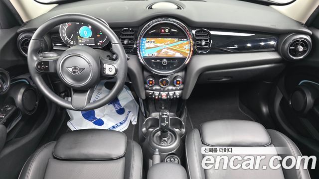 MINI Cooper 5-Door Classic Plus 3rd 2022 — фото 7