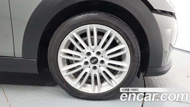 MINI Cooper 5-Door Classic Plus 3rd 2022 — фото 27