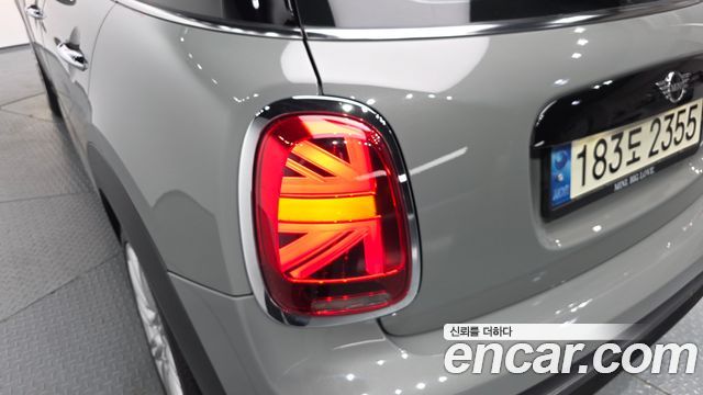 MINI Cooper 5-Door Classic Plus 3rd 2022 — фото 29