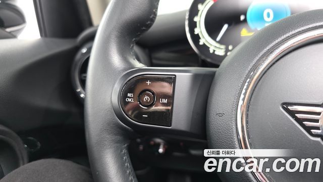 MINI Cooper 5-Door Classic Plus 3rd 2022 — фото 37