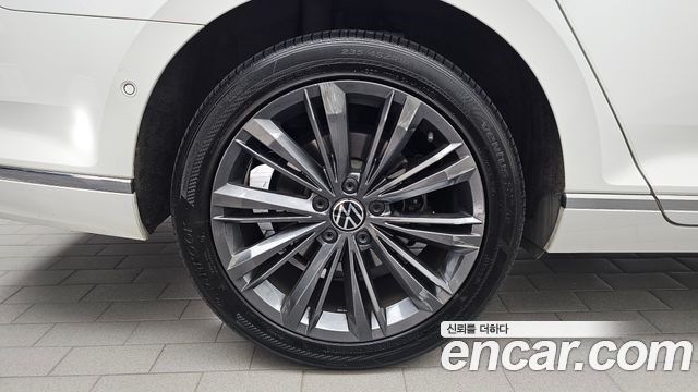 Volkswagen Passat GT (B8) 2.0 TDI 4Motion Prestige 2021 — фото 5