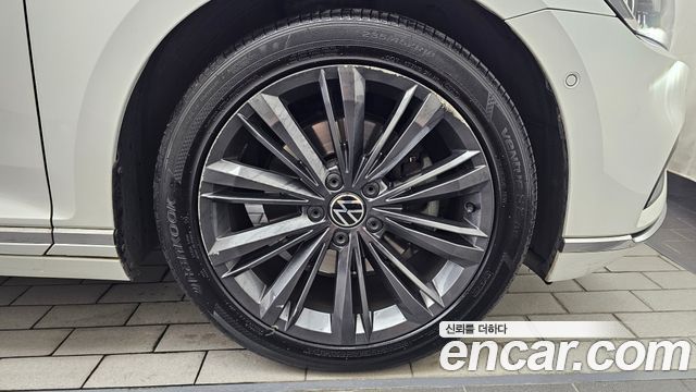 Volkswagen Passat GT (B8) 2.0 TDI 4Motion Prestige 2021 — фото 27