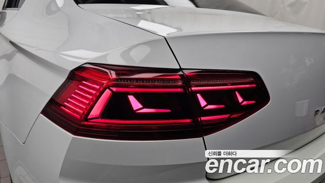 Volkswagen Passat GT (B8) 2.0 TDI 4Motion Prestige 2021 — фото 29