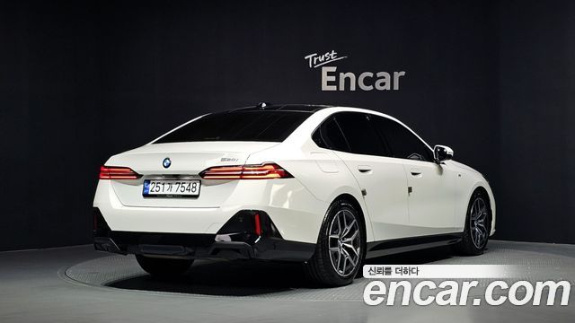 BMW 5 Series (G60) 520i M Sport 2024 — фото 2