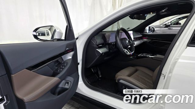 BMW 5 Series (G60) 520i M Sport 2024 — фото 8