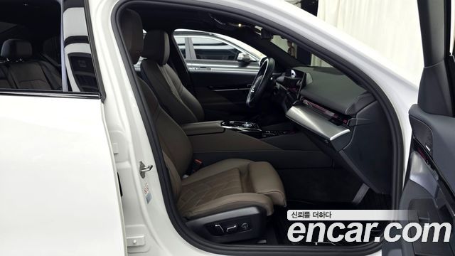 BMW 5 Series (G60) 520i M Sport 2024 — фото 9