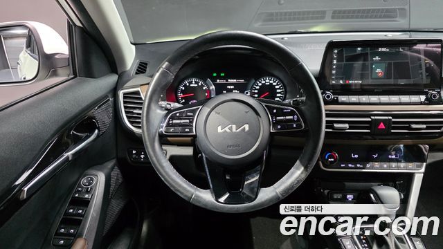 Kia Seltos Gasoline 1.6 Turbo 2WD Signature 2023 — фото 13