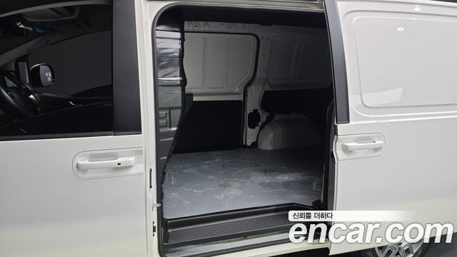 Hyundai Staria Cargo 3-Seater Modern 2022 — фото 11