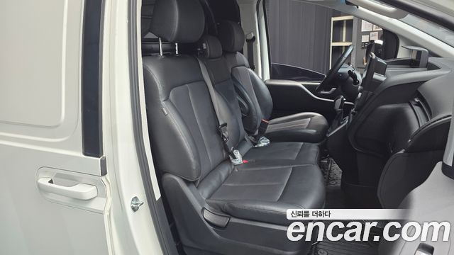 Hyundai Staria Cargo 3-Seater Modern 2022 — фото 12