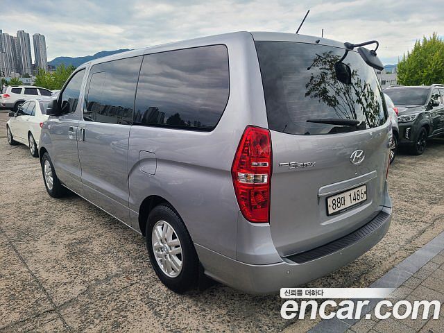 Hyundai Grand Starex Van 5-Seater Modern 2021 — фото 4