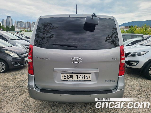 Hyundai Grand Starex Van 5-Seater Modern 2021 — фото 6