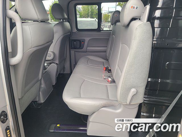 Hyundai Grand Starex Van 5-Seater Modern 2021 — фото 20