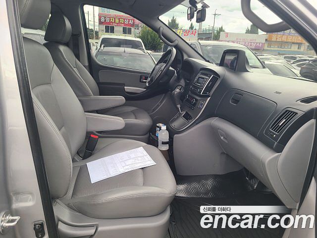 Hyundai Grand Starex Van 5-Seater Modern 2021 — фото 22