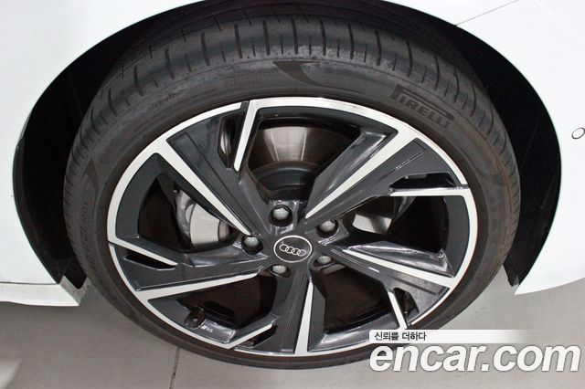 Audi A6 e-tron Performance S line 2025 — фото 5