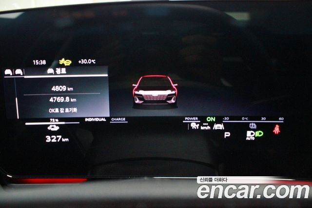 Audi A6 e-tron Performance S line 2025 — фото 8