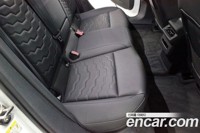 Audi A6 e-tron Performance S line 2025 — фото 21