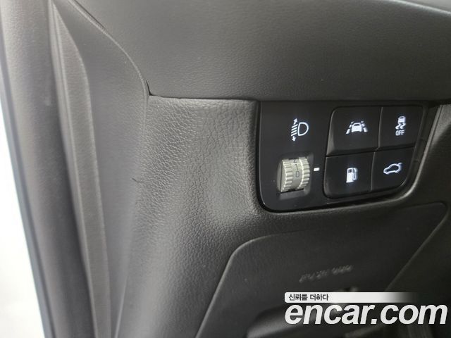 Hyundai Grandeur (IG) 3.0 LPi (Taxi) Deluxe 2022 — фото 19