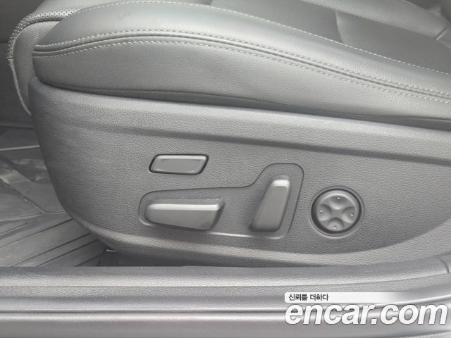 Hyundai Grandeur (IG) 3.0 LPi (Taxi) Deluxe 2022 — фото 21