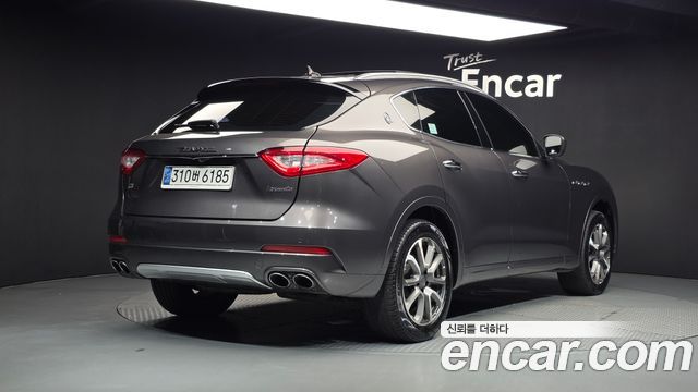 Maserati Levante 3.0 Diesel AWD GranLusso 2018 — фото 2