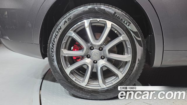 Maserati Levante 3.0 Diesel AWD GranLusso 2018 — фото 5