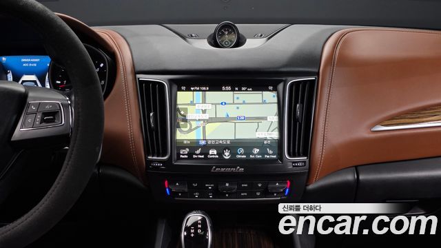 Maserati Levante 3.0 Diesel AWD GranLusso 2018 — фото 13