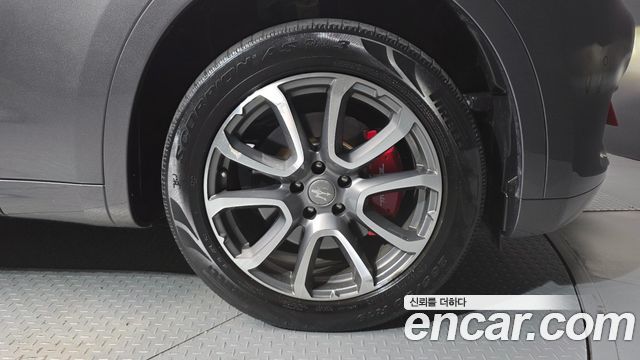 Maserati Levante 3.0 Diesel AWD GranLusso 2018 — фото 21