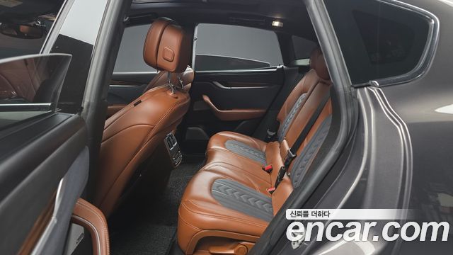 Maserati Levante 3.0 Diesel AWD GranLusso 2018 — фото 26