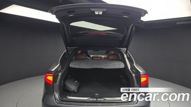 Maserati Levante 3.0 Diesel AWD GranLusso 2018 — фото 30