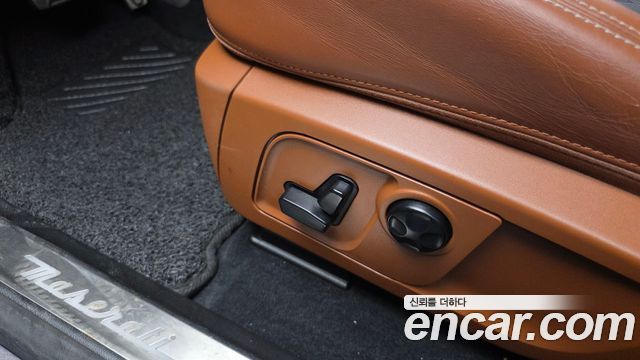 Maserati Levante 3.0 Diesel AWD GranLusso 2018 — фото 32