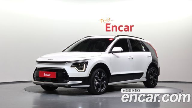 Kia Niro Signature 2022 — фото 1