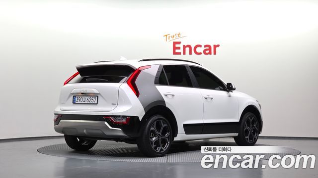Kia Niro Signature 2022 — фото 2