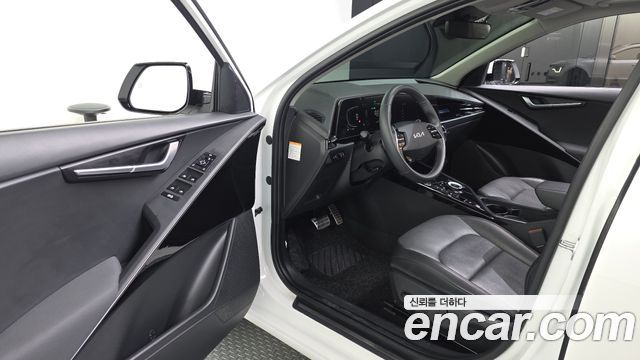 Kia Niro Signature 2022 — фото 10