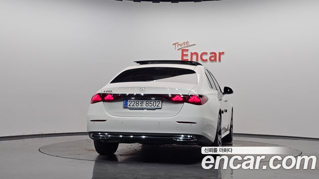Mercedes-Benz E-Class (W214) E200 Avantgarde 2024 — фото 4