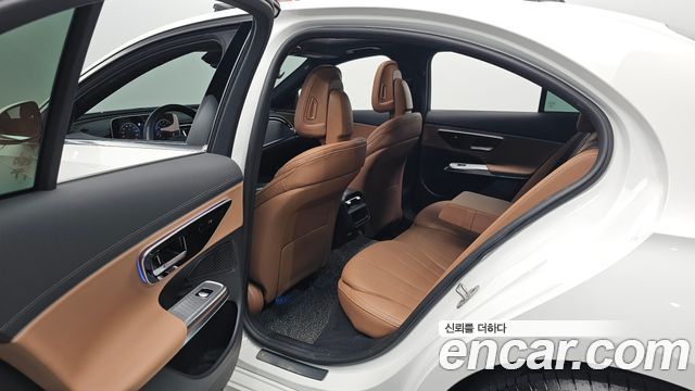 Mercedes-Benz E-Class (W214) E200 Avantgarde 2024 — фото 12